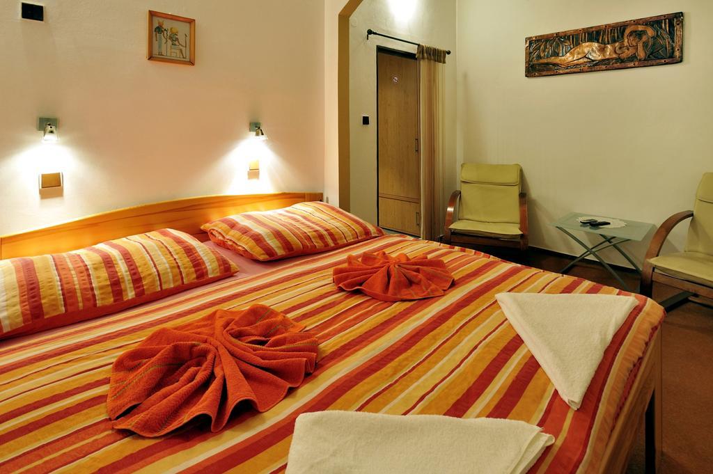 Hotel Kovarna Decin Ruang foto
