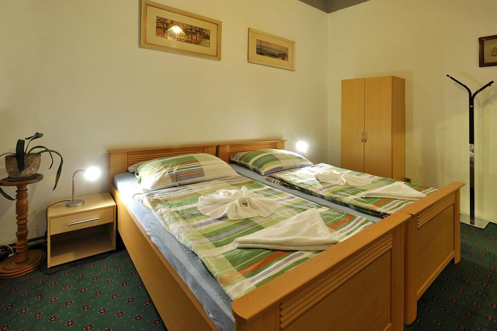 Hotel Kovarna Decin Ruang foto