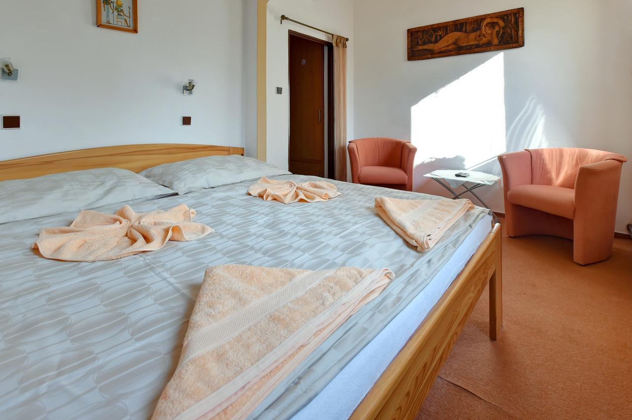 Hotel Kovarna Decin Bagian luar foto