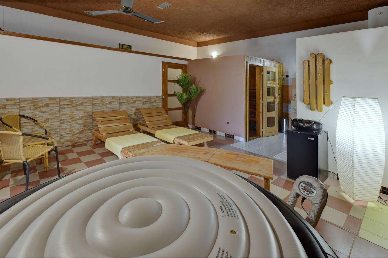 Hotel Kovarna Decin Bagian luar foto